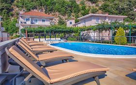 Apartments Obala - Katić